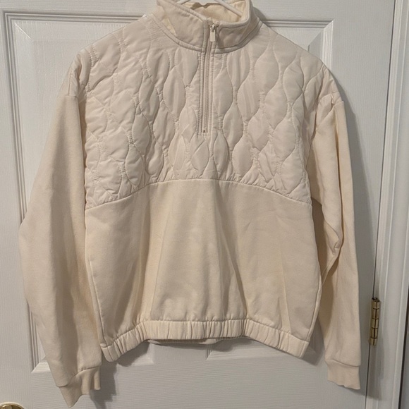 Primark Other - Cream Quilted Pullover